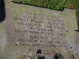 image of grave number 951737